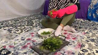 من پریودم چیکار میکنی کلی کار دارم...(سکس داستانی فارسی)